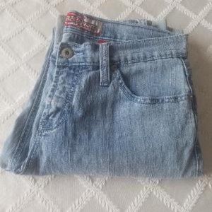 Lazer Jeans Capri. Size 9. See my other listings.